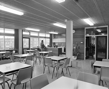 884121 Interieur van de nieuwe veegpost annex zoutberging van de Gemeentelijke Reinigingsdienst (Van Swindenstraat 225) ...